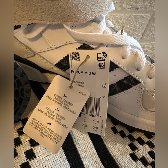 Adidas Forum Mid White & Black - Picture 3 of 8